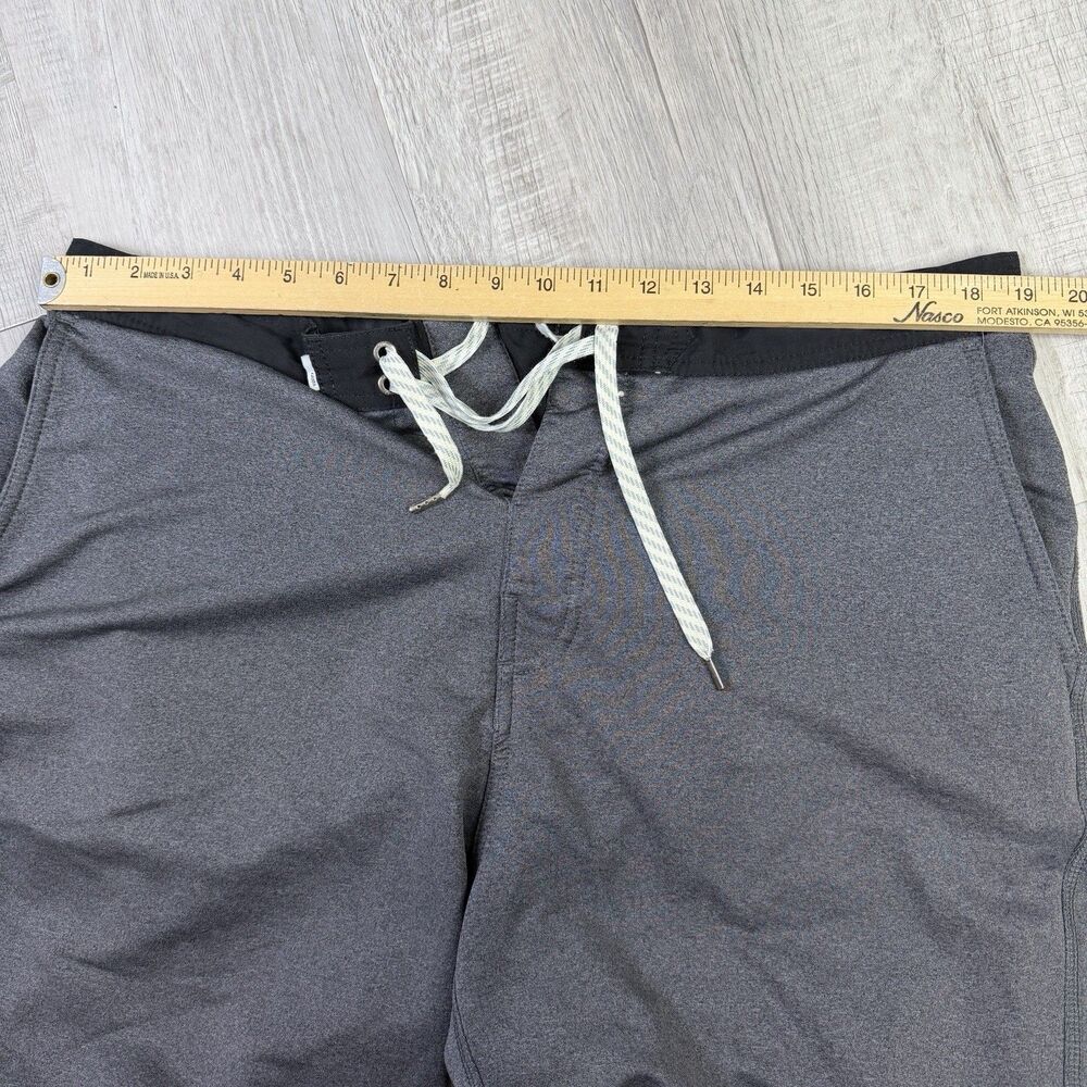 Vuori Cruise Boardshorts Mens 36 Charcoal Grey Waistband Swim Trunks READ N - Picture 6 of 10